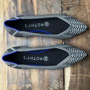 Rothy’s Points in retired black PYTHON print.  Women’s size 7.5 ~ EUC